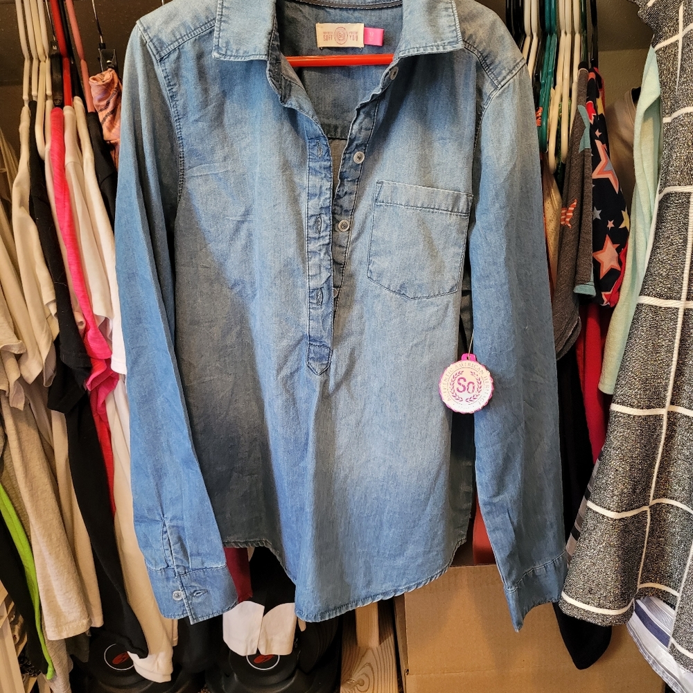 Girl's NWT jean shirt